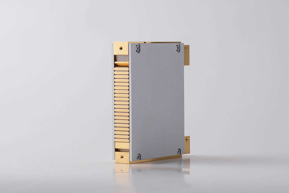 Micro-Channel Water Cooled Vertical Stack (CW)： VS300