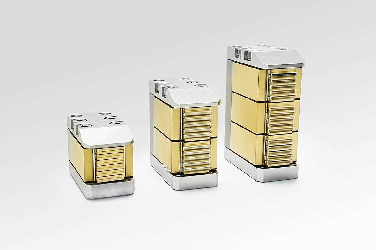 Conduction Cooled QCW Vertical Stack Diode Laser：GS20