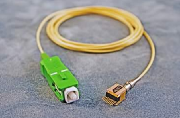 DFB-TOSA (9-pin) Module with integrated laser, monitor PD and micro-TEC